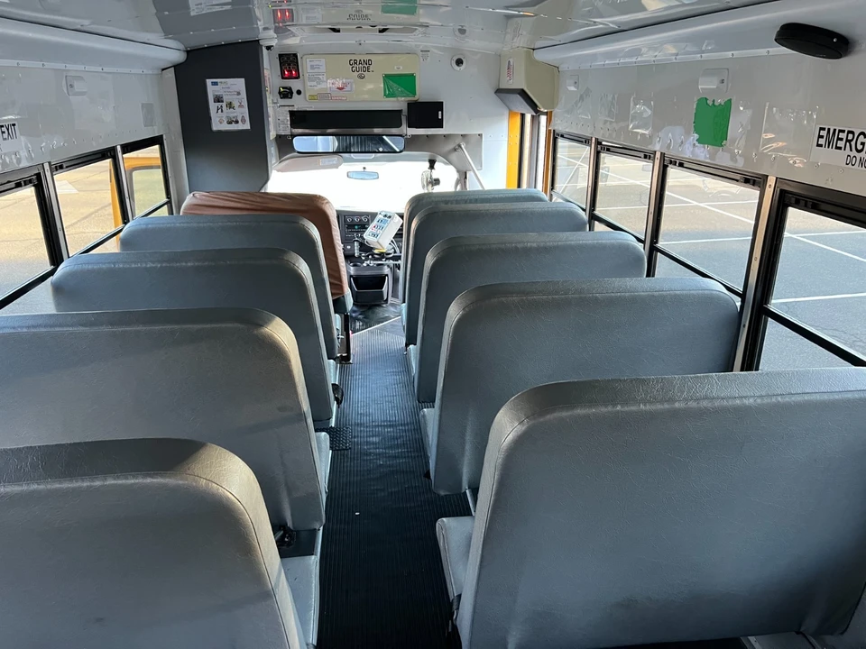 2010 Chevrolet Express - Image 21 of 21