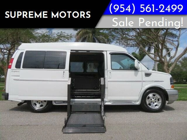 2010 Chevrolet Express - Image 2 of 12