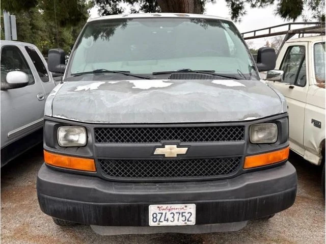 2010 Chevrolet Express - Image 2 of 3