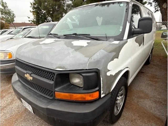 2010 Chevrolet Express - Image 3 of 3