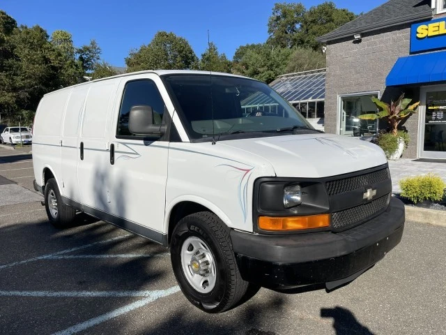 2010 Chevrolet Express - Image 4 of 21