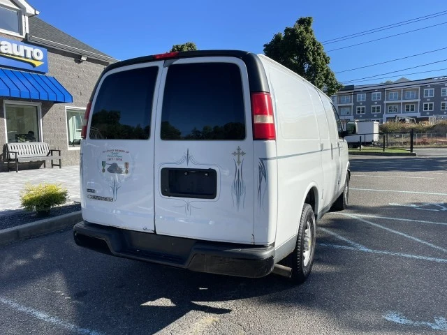 2010 Chevrolet Express - Image 13 of 21