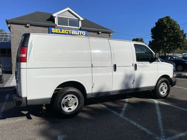 2010 Chevrolet Express - Image 10 of 21