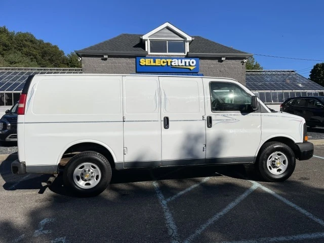 2010 Chevrolet Express - Image 8 of 21