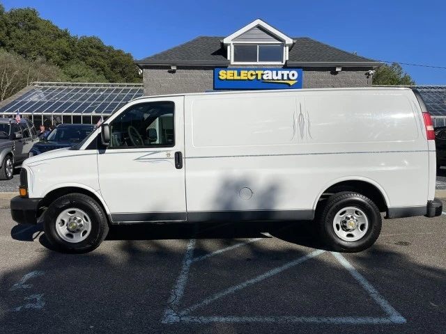 2010 Chevrolet Express - Image 19 of 21