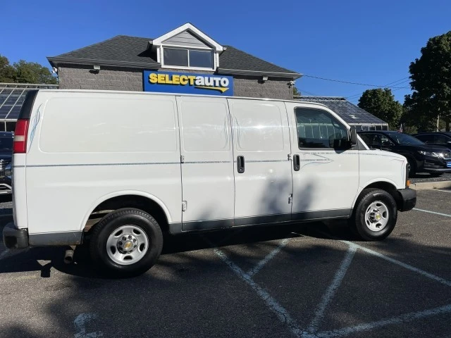 2010 Chevrolet Express - Image 9 of 21