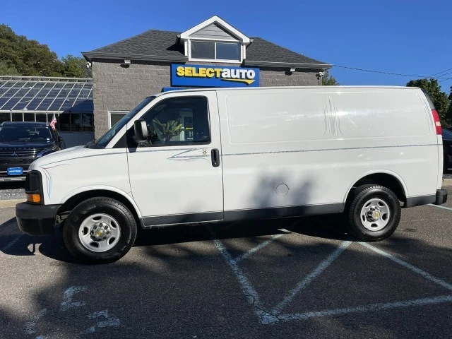 2010 Chevrolet Express - Image 18 of 21