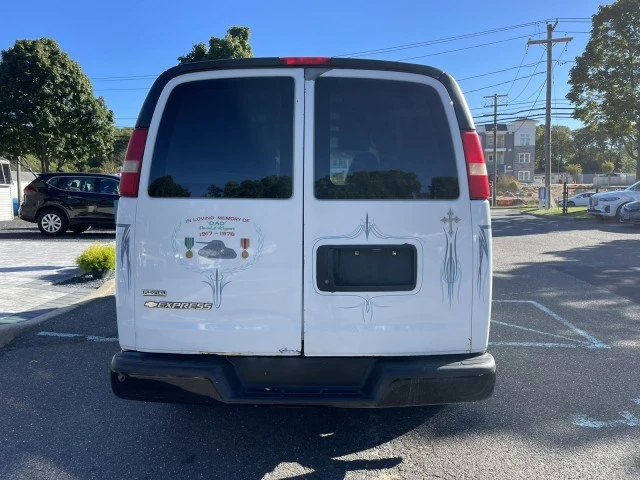 2010 Chevrolet Express - Image 14 of 21