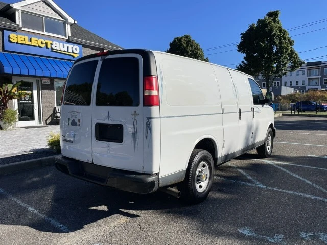 2010 Chevrolet Express - Image 12 of 21