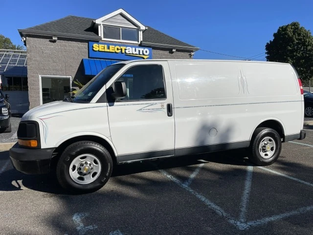 2010 Chevrolet Express - Image 18 of 21