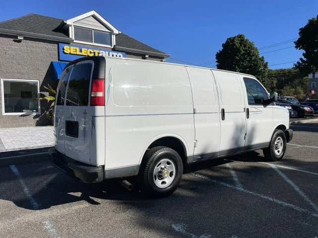 2010 Chevrolet Express - Image 11 of 21