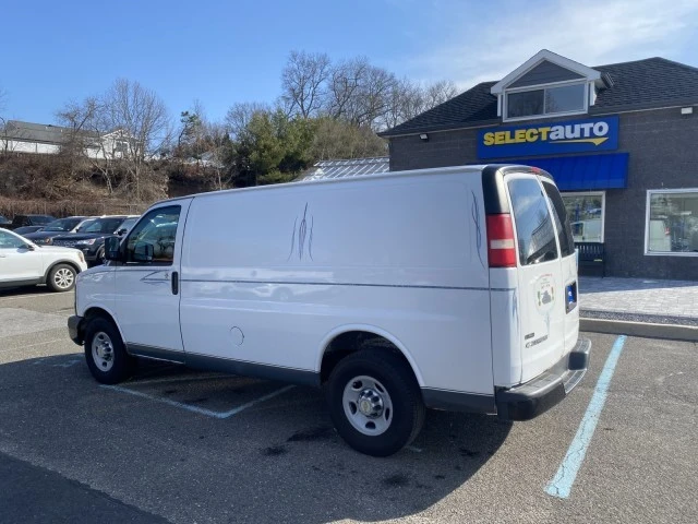 2010 Chevrolet Express - Image 10 of 21