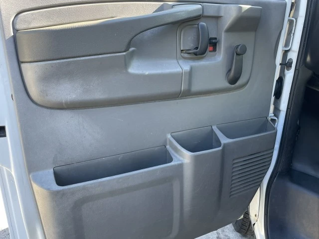 2010 Chevrolet Express - Image 21 of 21