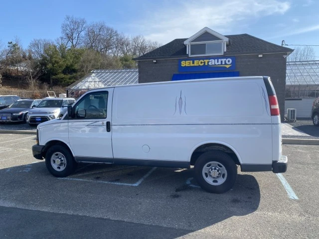 2010 Chevrolet Express - Image 11 of 21