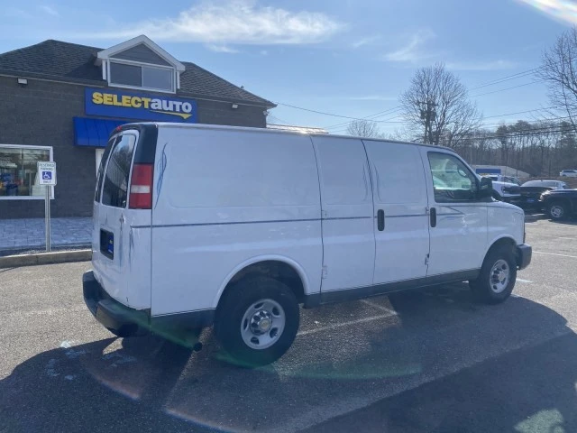 2010 Chevrolet Express - Image 4 of 21