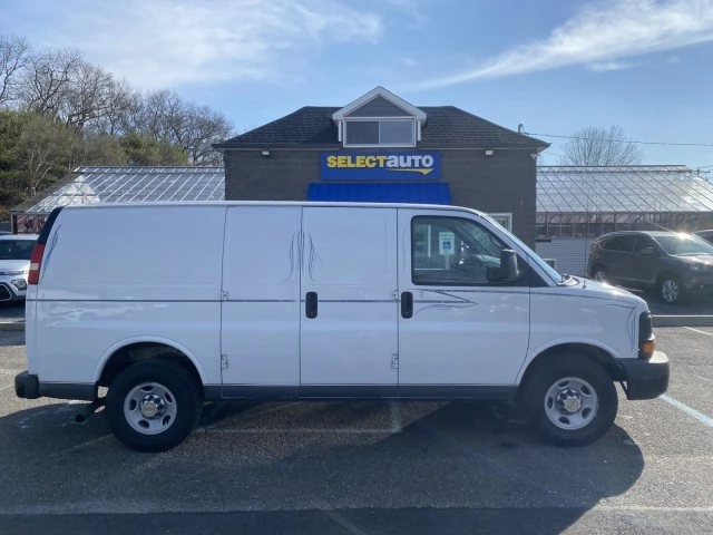 2010 Chevrolet Express - Image 3 of 21
