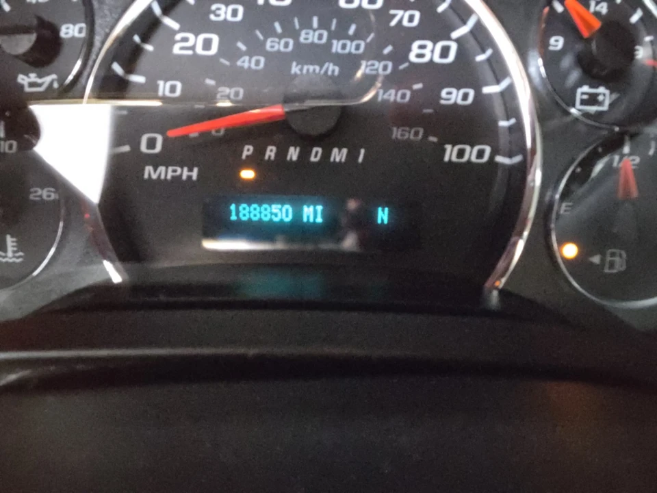 2010 Chevrolet Express - Image 7 of 17