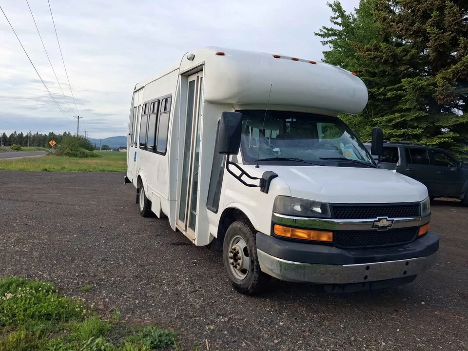 2010 Chevrolet Express - Image 3 of 7