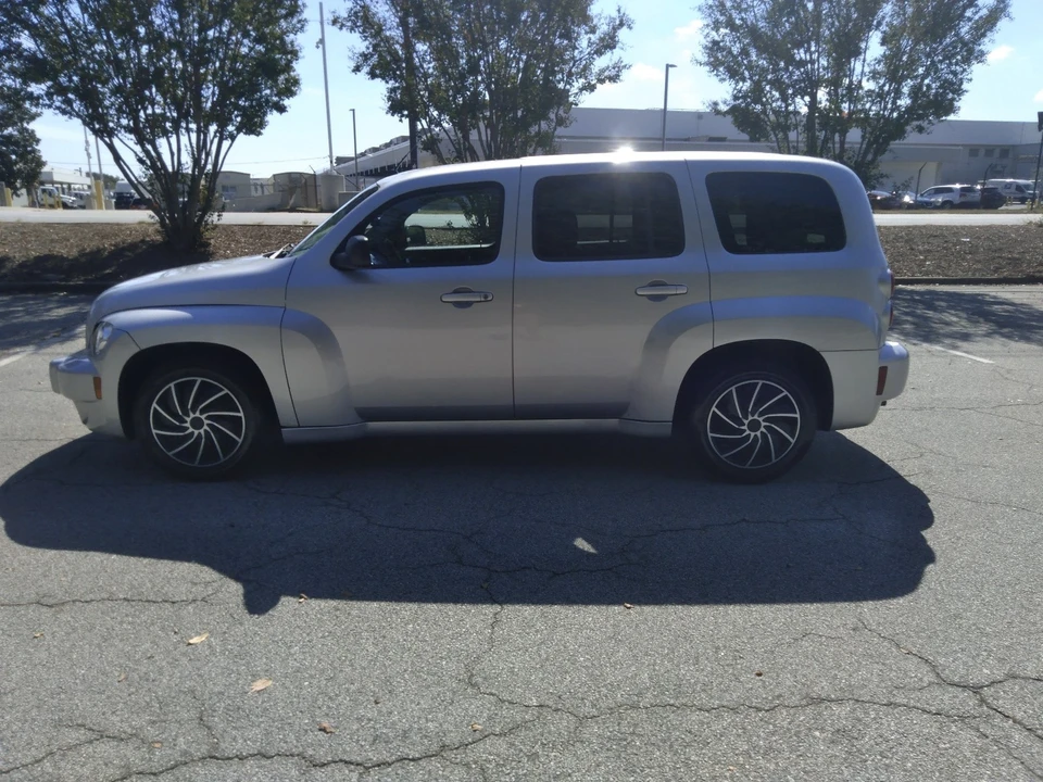 2010 Chevrolet HHR - Image 3 of 9