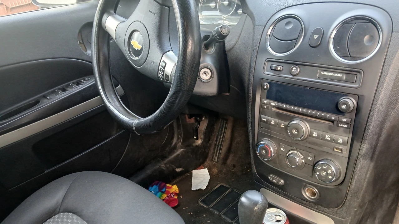 2010 Chevrolet HHR - Image 2 of 2