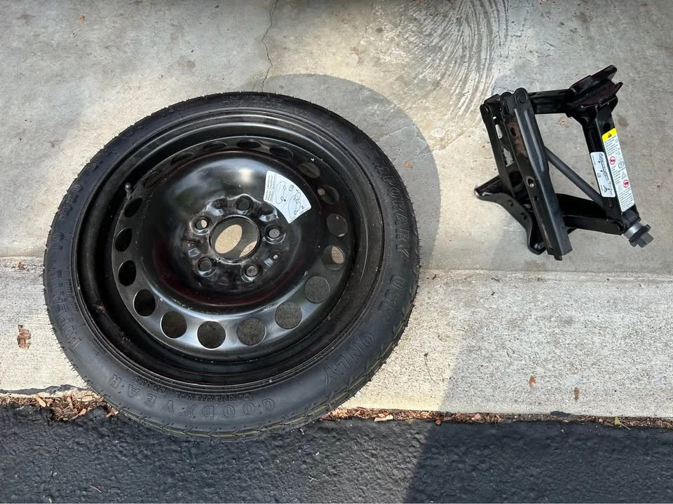 2010 Chevrolet HHR - Image 15 of 18