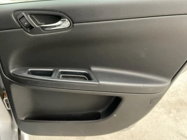 2010 Chevrolet Impala 9th Gen - Image 30 of 31