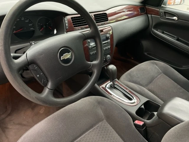 2010 Chevrolet Impala 9th Gen - Image 24 of 31