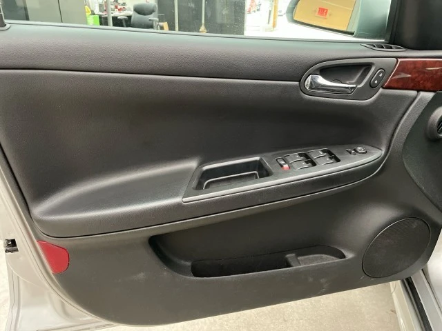 2010 Chevrolet Impala 9th Gen - Image 22 of 31