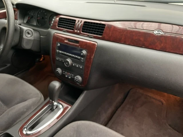 2010 Chevrolet Impala 9th Gen - Image 28 of 31