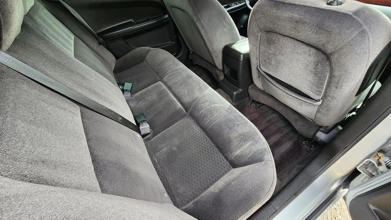 2010 Chevrolet Impala 9th Gen - Image 17 of 29