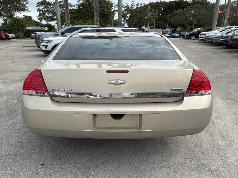 2010 Chevrolet Impala 9th Gen - Image 2 of 14