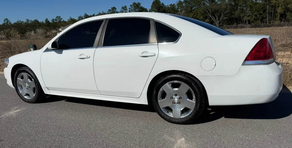 2010 Chevrolet Impala 9th Gen - Image 2 of 20
