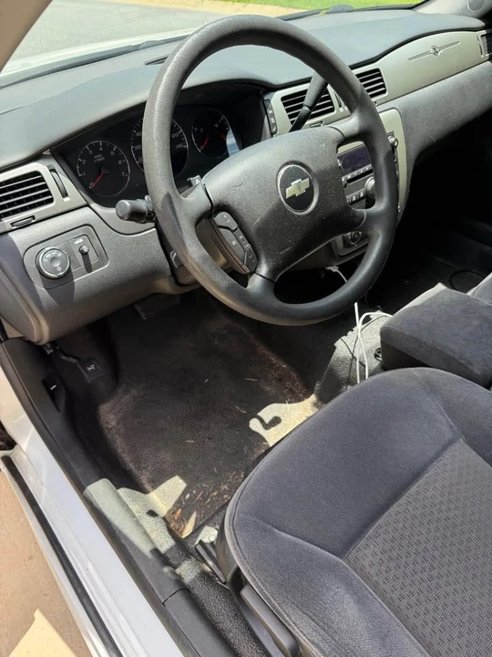 2010 Chevrolet Impala 9th Gen - Image 15 of 20