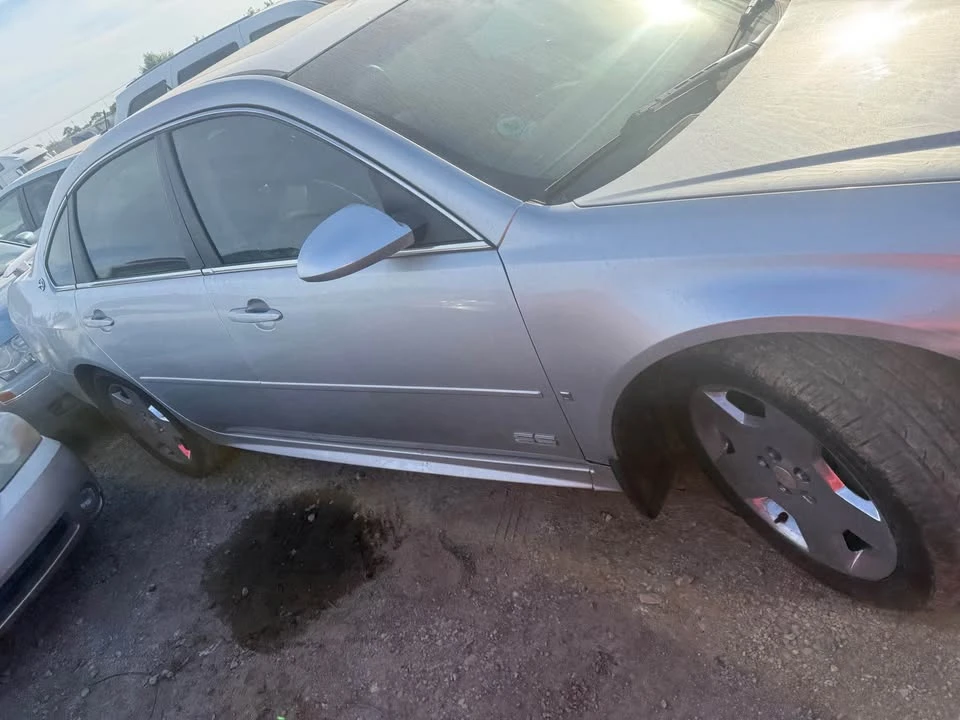2010 Chevrolet Impala 9th Gen - Image 3 of 9