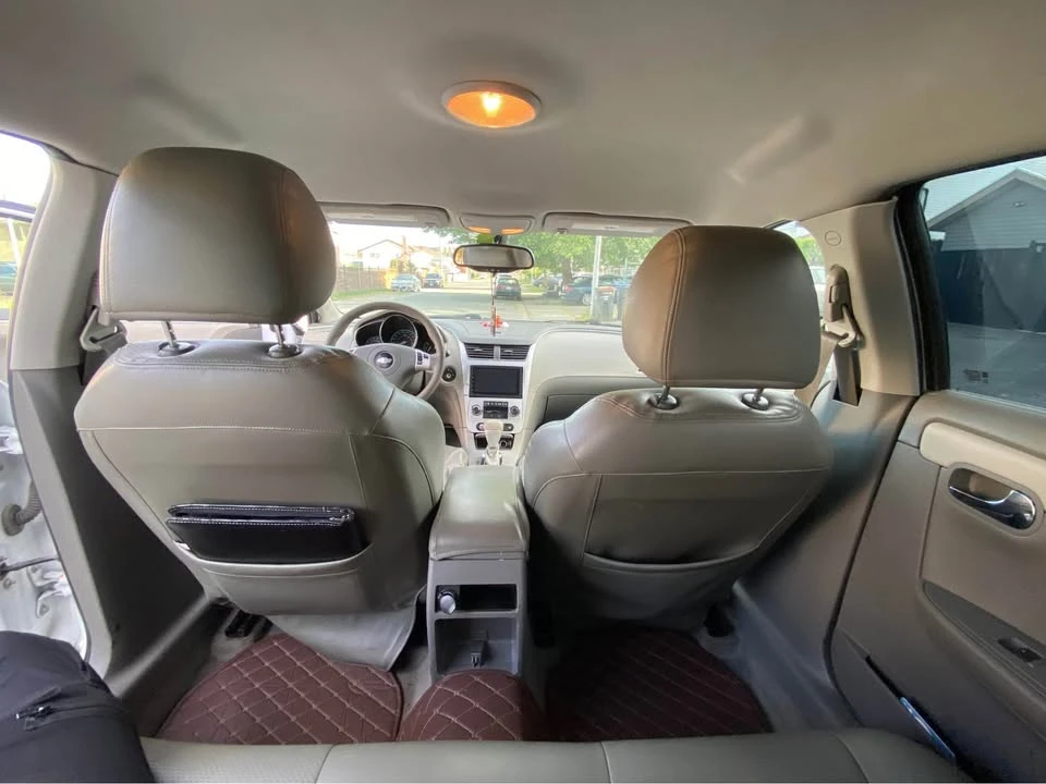 2010 Chevrolet Malibu - Image 7 of 9