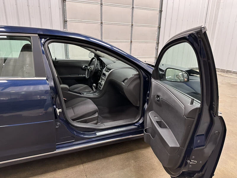 2010 Chevrolet Malibu - Image 16 of 21