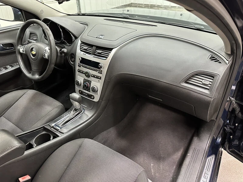 2010 Chevrolet Malibu - Image 18 of 21
