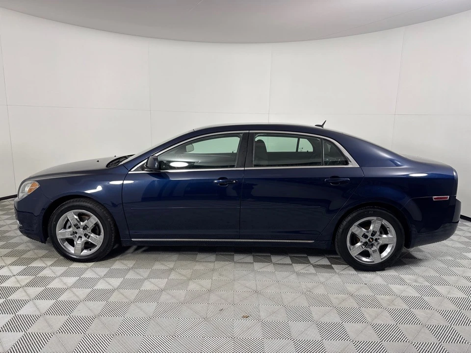 2010 Chevrolet Malibu - Image 8 of 12