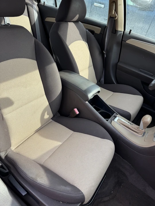 2010 Chevrolet Malibu - Image 7 of 14