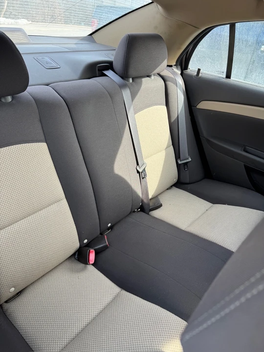 2010 Chevrolet Malibu - Image 6 of 14