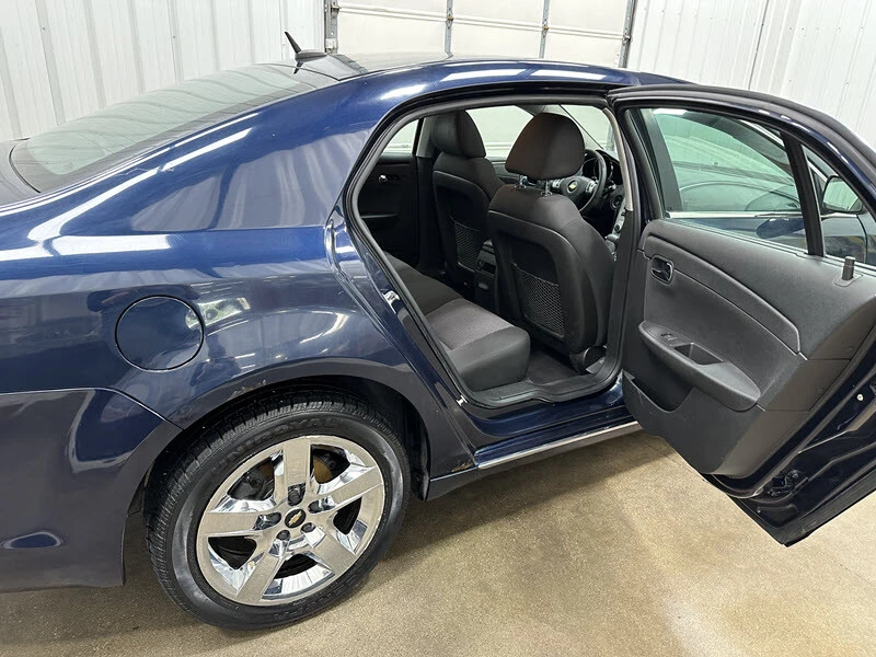 2010 Chevrolet Malibu - Image 14 of 21