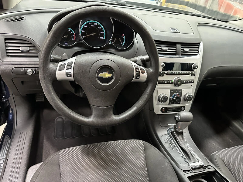 2010 Chevrolet Malibu - Image 8 of 21