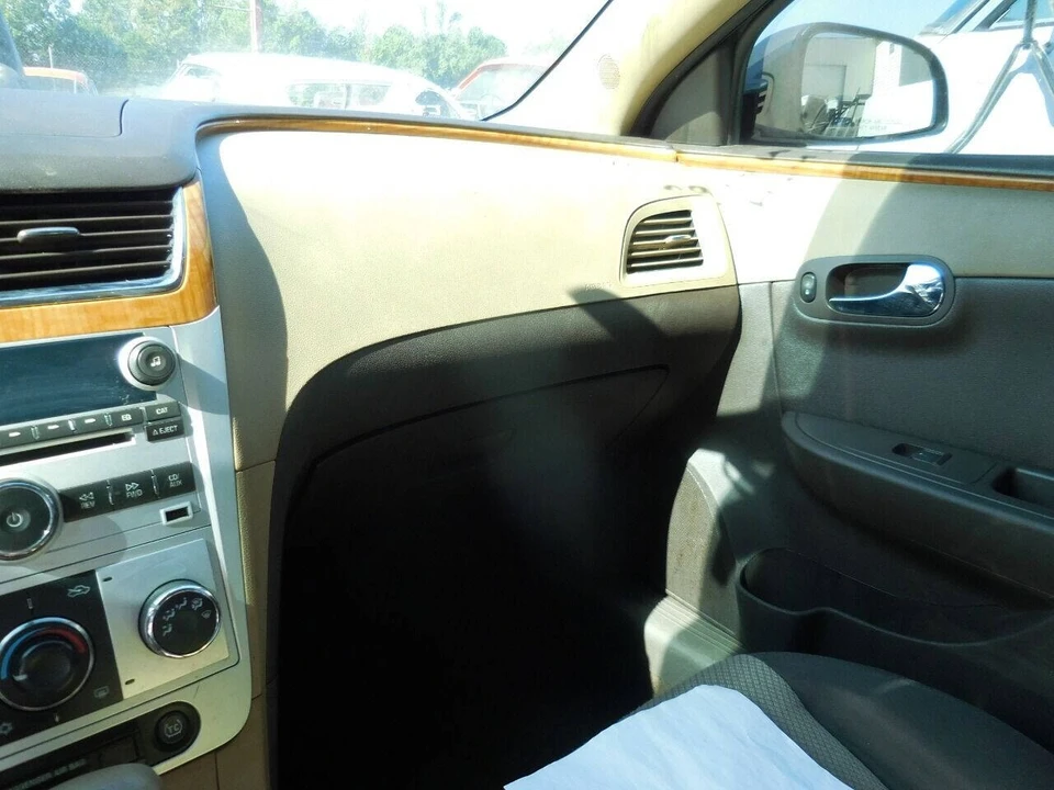 2010 Chevrolet Malibu - Image 13 of 19