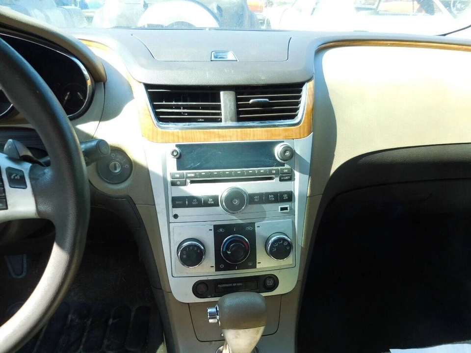 2010 Chevrolet Malibu - Image 12 of 19
