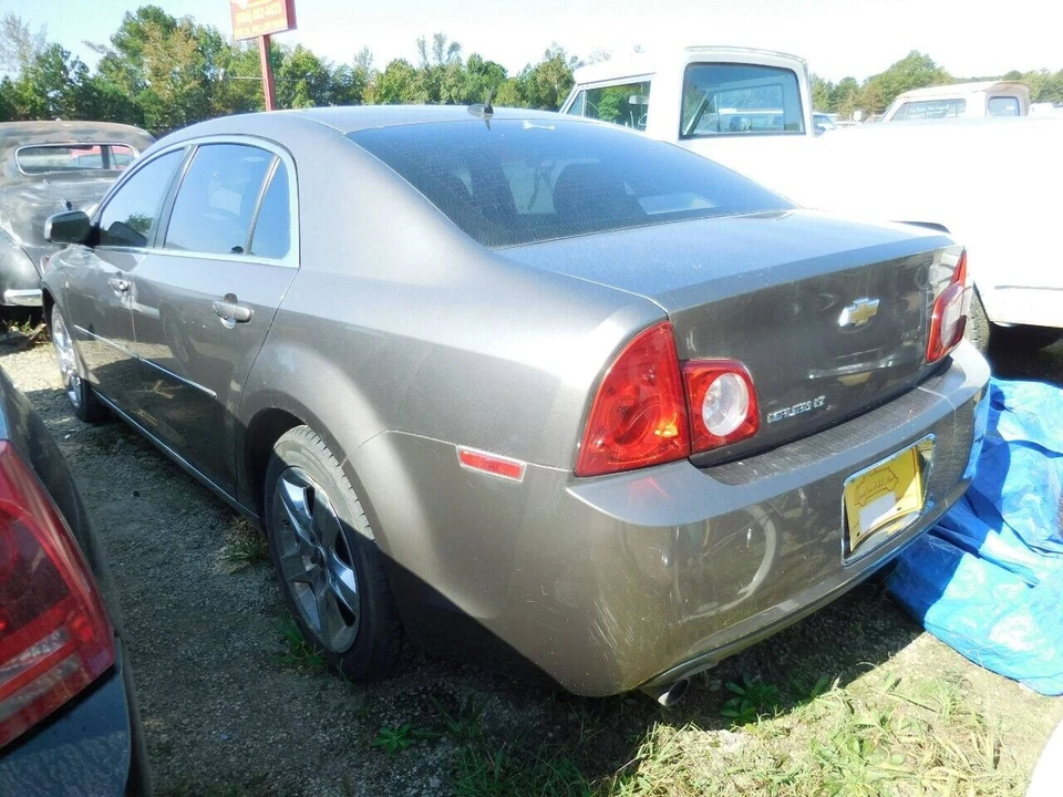 2010 Chevrolet Malibu - Image 4 of 19