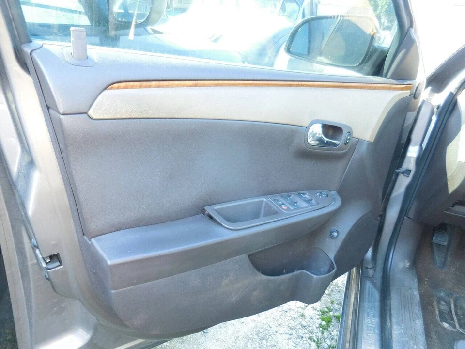 2010 Chevrolet Malibu - Image 11 of 12