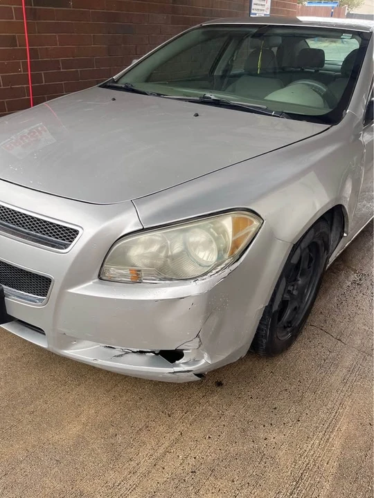 2010 Chevrolet Malibu - Image 2 of 7