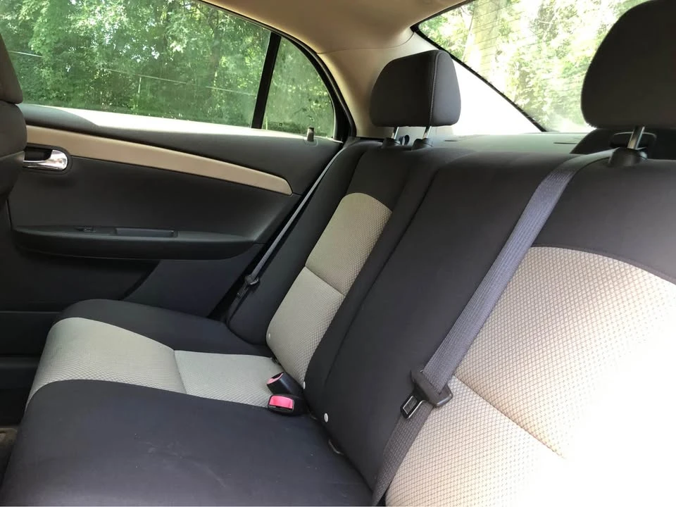 2010 Chevrolet Malibu - Image 10 of 13