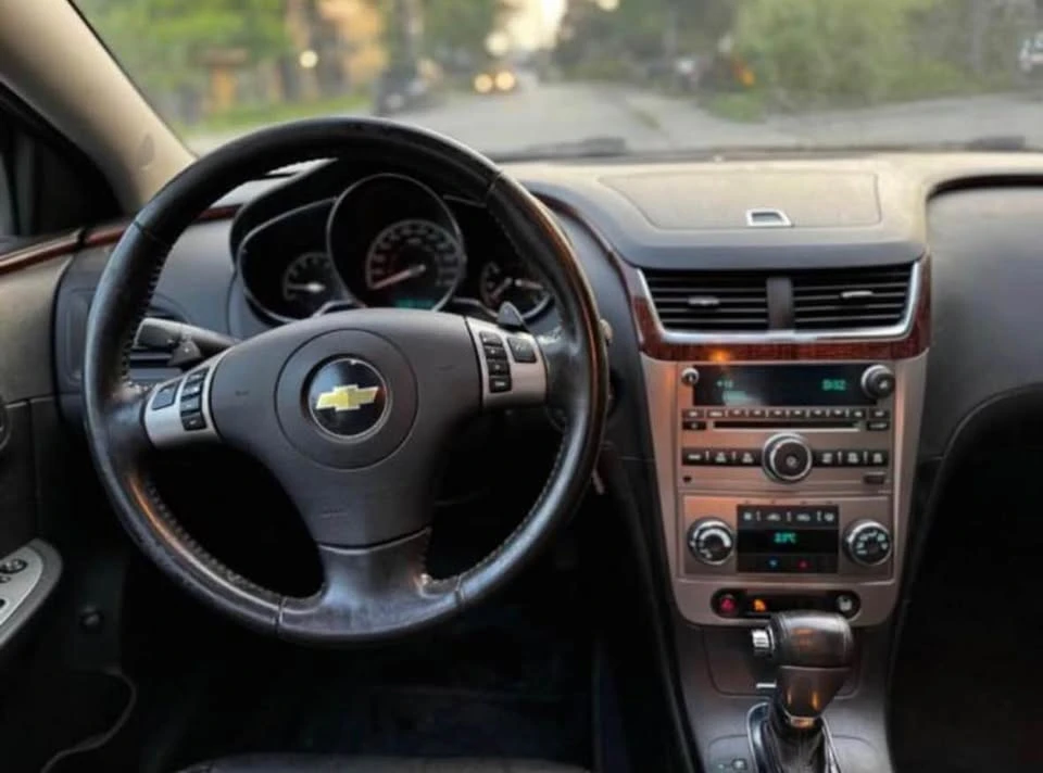 2010 Chevrolet Malibu - Image 3 of 6