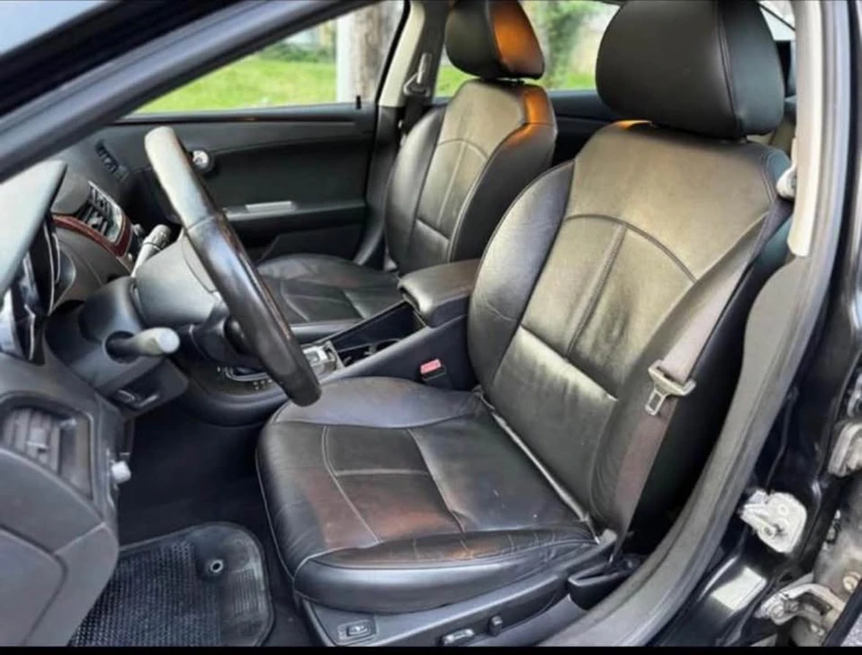 2010 Chevrolet Malibu - Image 4 of 6